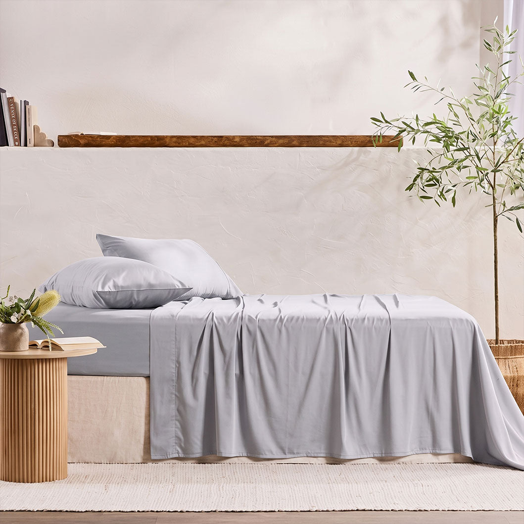 3 Piece Hotel Bamboo Cooling Sheet Set -Ultra Soft 2000TC Breathable Bed Sheets Set with 37 Centimetre Deep Pocket-Cooling Sheets for Hot Sleepers(White,King Single) (Copy)