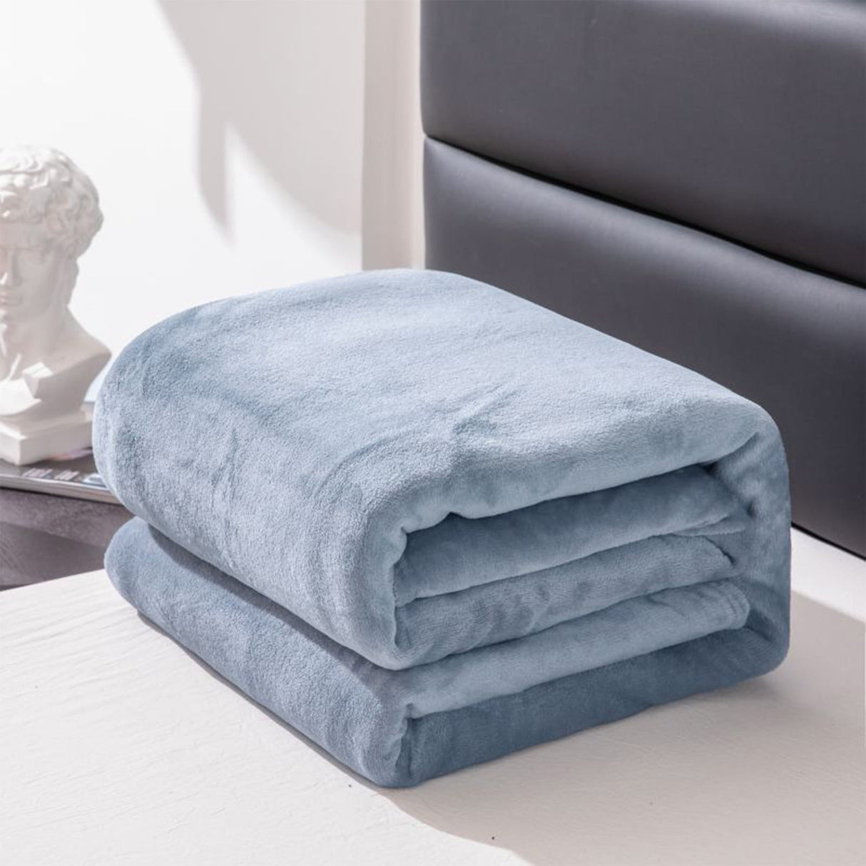 Fleece Throw Blanket for Couch,Super Soft Fuzzy Flannel Throw for Sofa, Luxury Plush Microfiber Bed Blanket, Cozy Home Decorative Velvet Gift Blanket,Fuzzy and Anti-Static(Grey 70x100cm) 180x200CM