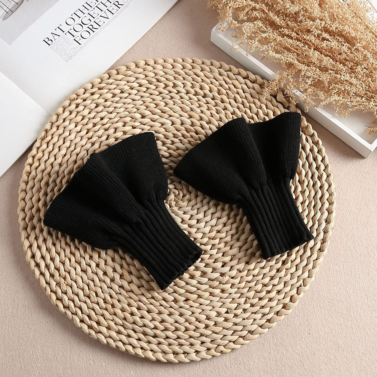 Two pairs Knitted yarn cuffs for autumn and winter, warm accessories, elastic base, decorative fake sleeves(black)