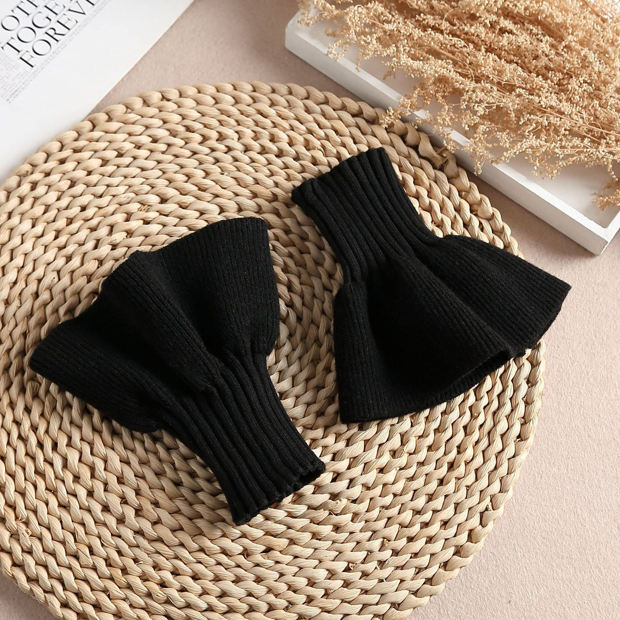 Two pairs Knitted yarn cuffs for autumn and winter, warm accessories, elastic base, decorative fake sleeves(black)