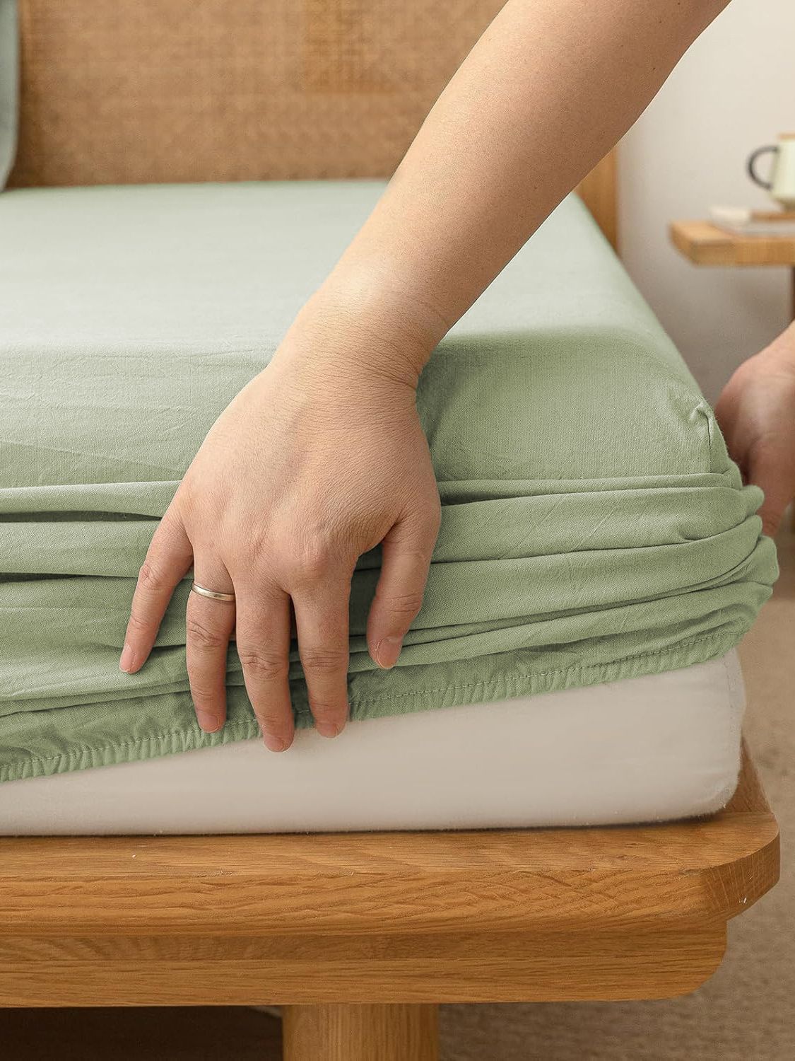 100% Cotton Fitted Sheet - Super Soft 40cm Deep Pocket Bottom Sheets - White Elastic Sheet(Super King,Green beans)