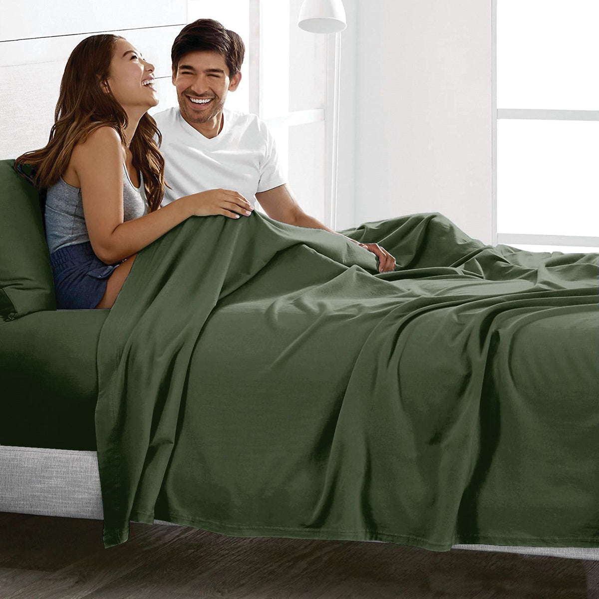 4 Piece Bed Sheet Set- Bedding Sheets & Pillowcases -Breathable Bedding - Wrinkle, Fade, Stain Resistant-Deep Pocket Flat Fitted Bed Sheet Set(Olive green,King)