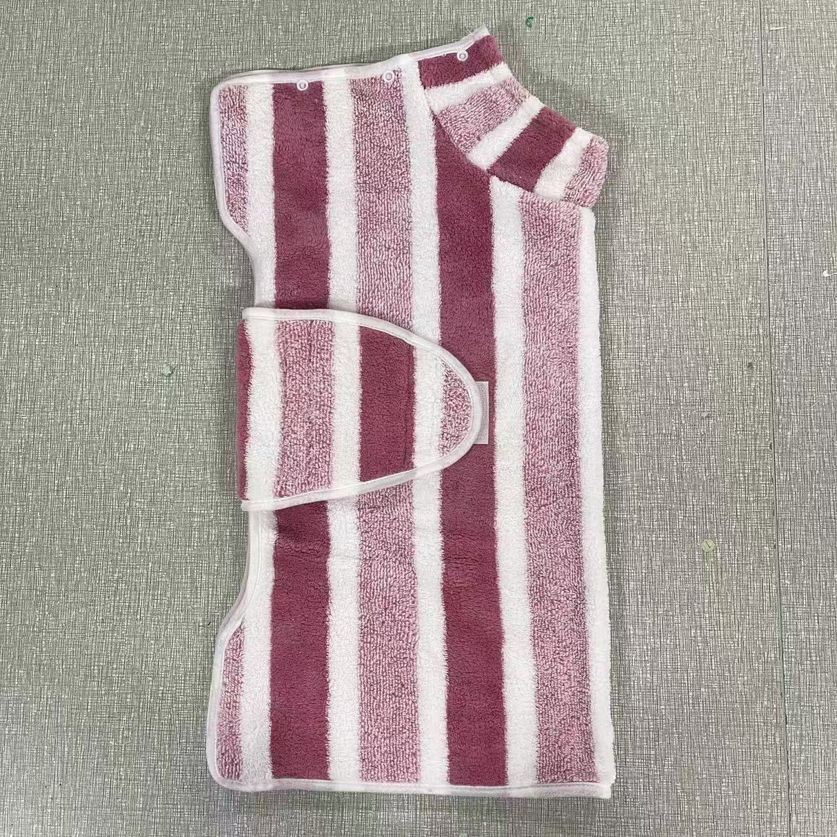 Red Stripes Super Absorbent Pet Bathrobe with Waist Belt & Neck Snap - Full Coverage Quick-Drying Towel for Dogs & Cats (L Size)