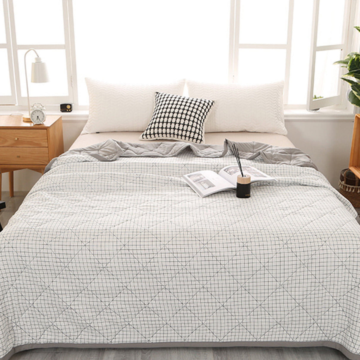 Summercome Cooling Quilt, Thin Quilts Summer Lightweight Comforter, Full Washed Cotton, Machine Washable, Soft Comfy Breathable Sleep Blanket for Hot Sleeper, Ultra-Cool Lightweight (Blue, Queen) Queen White