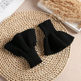 Two pairs Knitted yarn cuffs for autumn and winter, warm accessories,  elastic base, decorative fake sleeves(black）