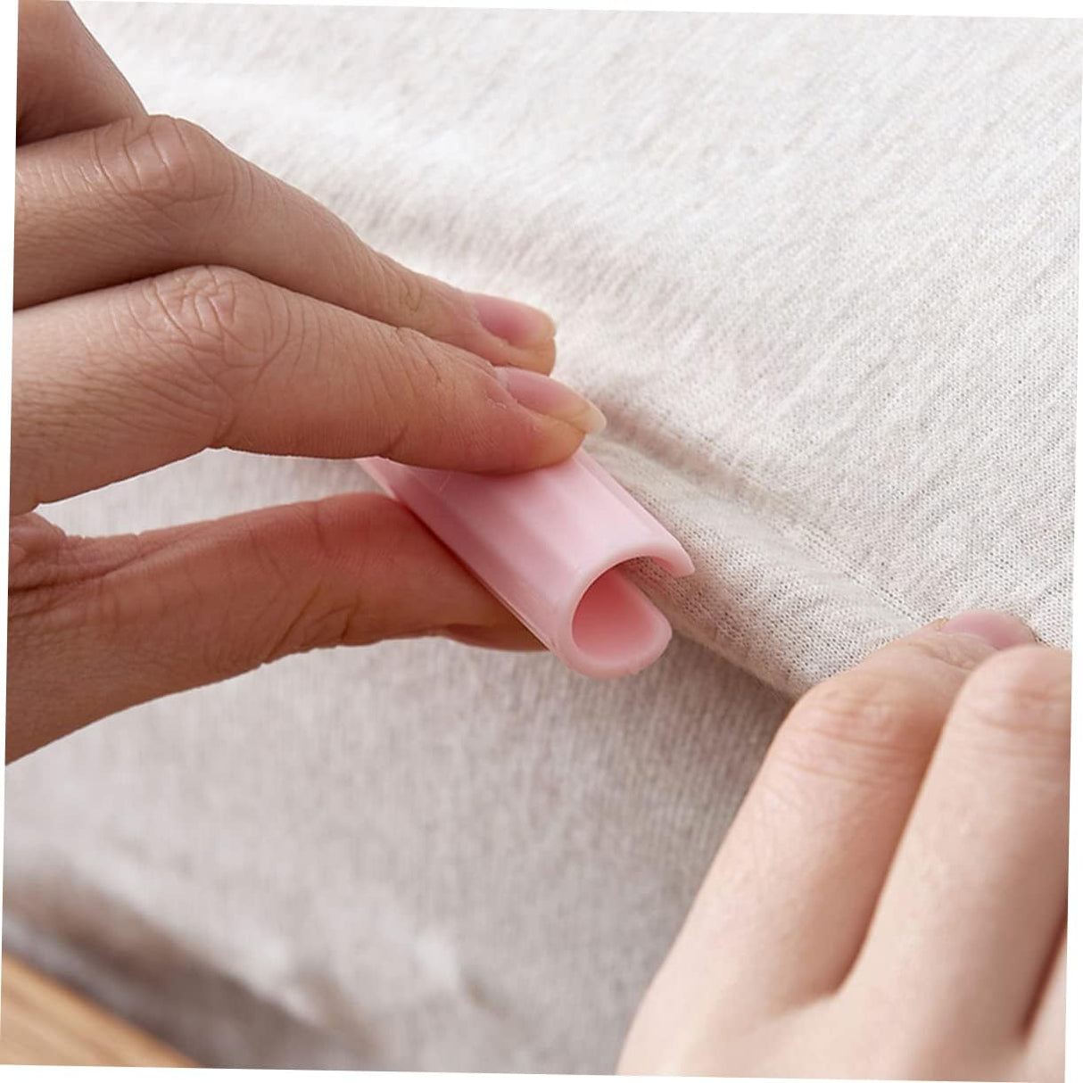 6 Pack Silicone Sheet Holders Anti-Slip Bed Sheet Clips for Mattress & Duvet